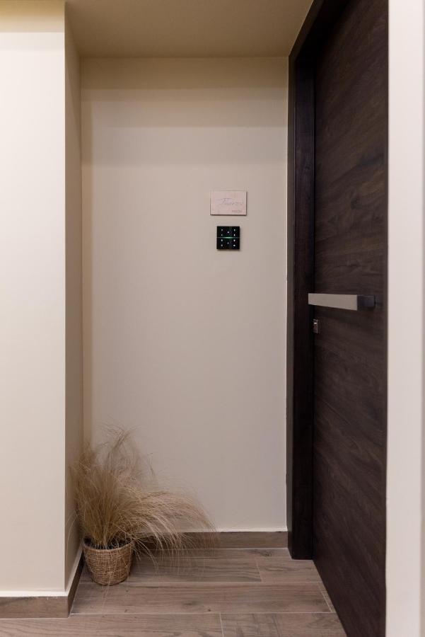 Minos By Agora Luxury Apartments In The Heart Of Heraklion Zewnętrze zdjęcie
